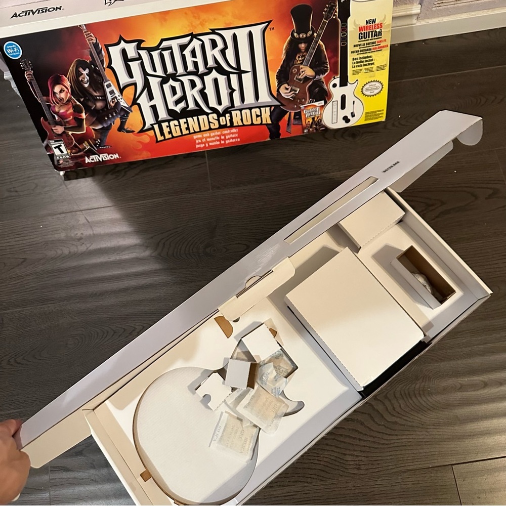 Guitar Hero III Legends of Rock Wii Wireless Guitar Box Only Original Packaging